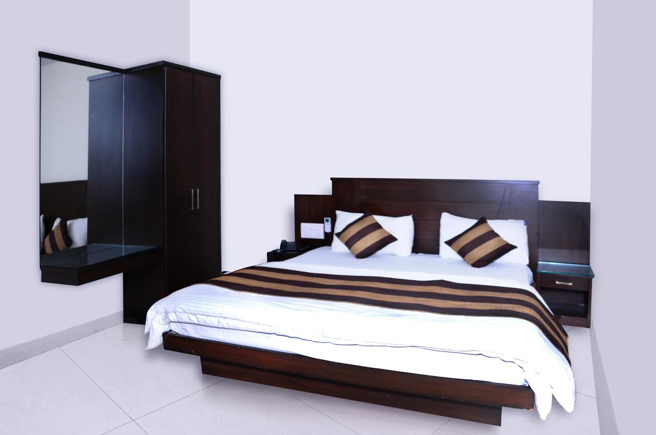 Hotel Usa Yeni Delhi Dış mekan fotoğraf
