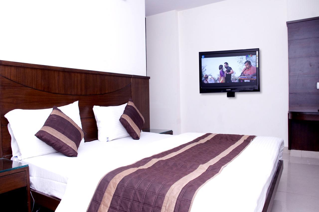 Hotel Usa Yeni Delhi Dış mekan fotoğraf