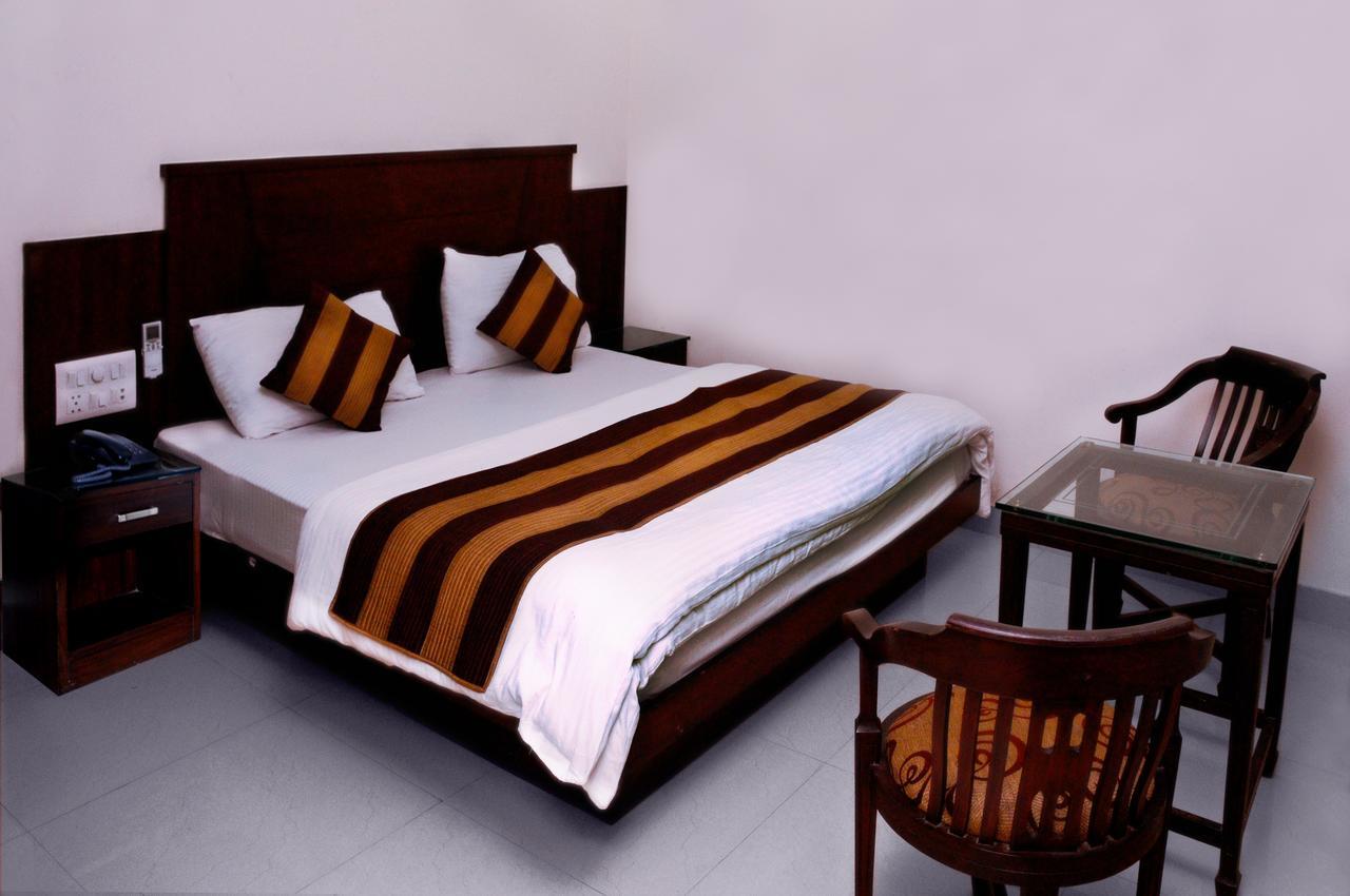 Hotel Usa Yeni Delhi Dış mekan fotoğraf